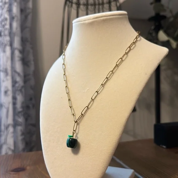 Malachite Apple Paperclip Necklace - Picture 2 of 4